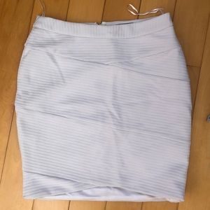 Bodi-con skirt